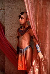 Loinclothed hobby; Obr�zek dne - the picture od the day - �awa rel -  Loinclothed Stargate, the movie, 1994