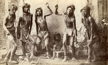 Loinclothed hobby; Obr�zek dne - the picture od the day - �awa rel -  Young Shoshone Dancers, 1878-79