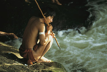Loinclothed hobby; Obr�zek dne - the picture od the day - �awa rel -  A Pinare Indian Sits By A Stream 