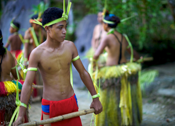 Loinclothed hobby; Obr�zek dne - the picture od the day - �awa rel - Ron Lussier, Yap culture  