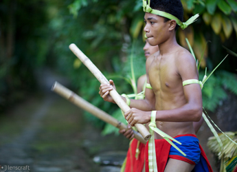 Loinclothed hobby; Obr�zek dne - the picture od the day - �awa rel -  Ron Lussier, Yap culture 