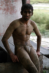 Loinclothed hobby; Obr�zek dne - the picture od the day - �awa rel -   Indian kushti warrior 