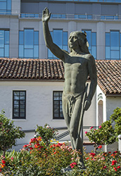 Loinclothed hobby; Obr�zek dne - the picture od the day - �awa rel -The Waving Chief Solano Statue, William Gordon Huff, 1934
