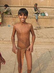 Loinclothed hobby; Obr�zek dne - the picture od the day - �awa rel - Indian half-way langoti 