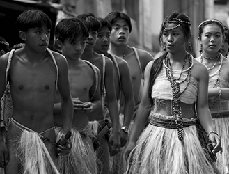 Loinclothed hobby; Obr�zek dne - the picture od the day - �awa rel - Philippines, Lang-ay festival