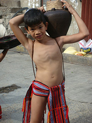Loinclothed hobby; Obr�zek dne - the picture od the day - �awa rel - probably philippino boy, loinclothed