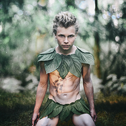 Loinclothed hobby; Obr�zek dne - the picture od the day - �awa rel -  Mehran Djo, Peter Pan