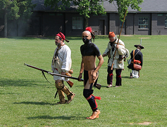 Loinclothed hobby; Obr�zek dne - the picture od the day - �awa rel - native indian reenacting