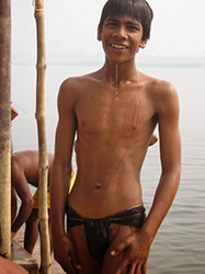 Loinclothed hobby; Obr�zek dne - the picture od the day - �awa rel - Langoti