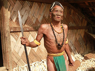 Loinclothed hobby; Obr�zek dne - the picture od the day - �awa rel - Lower Konyak Naga headhunter from Longwa 