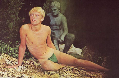 Loinclothed hobby; Obr�zek dne - the picture od the day - �awa rel - Aka antikck� obederkov�n�, zelen� thong