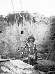 Loinclothed hobby; Obr�zek dne - the picture od the day - �awa rel - Antelope Priest Descending into Kiva, Walpi Pueblo, Arizona
