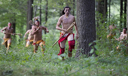 Loinclothed hobby; Obr�zek dne - the picture od the day - �awa rel - Crooked Arrows 