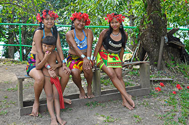 Loinclothed hobby; Obr�zek dne - the picture od the day - �awa rel - Loincloth of Embera indians