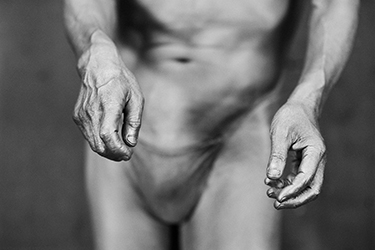 Loinclothed hobby; Obr�zek dne - the picture od the day - �awa rel - Ko Murobushi - Butoh dancer