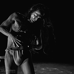 Loinclothed hobby; Obr�zek dne - the picture od the day - �awa rel - Mi-Hitotsu, Atsushi Takenouchi ~ loinclothed Butoh dancer, Kana Theatre 