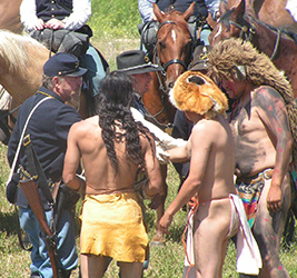Loinclothed hobby; Obr�zek dne - the picture od the day - �awa rel - Battle of Little Bighorn   - Real Bird re-enactment, 2009