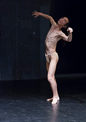 Loinclothed hobby; Obr�zek dne - the picture od the day - �awa rel - Atsushi Takenouchi, Jinen Butoh workshop, Oslo and Eye of Tree, September 2017