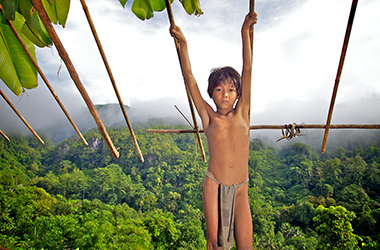 Loinclothed hobby; Obr�zek dne - the picture od the day - �awa rel - Alegra Ally, Tau't Batu tribe
