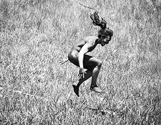 Loinclothed hobby; Obr�zek dne - the picture od the day - �awa rel - James Craig photography - Easter island