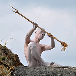 Loinclothed hobby; Obr�zek dne - the picture od the day - �awa rel -  Balade butoh, Gyohei Zaitsu