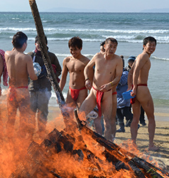 Loinclothed hobby; Obr�zek dne - the picture od the day - �awa rel -  Akafun - red loincloth