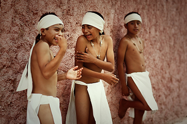 Loinclothed hobby; Obr�zek dne - the picture od the day - �awa rel -  Juan Euan, Xcared, Mexico 