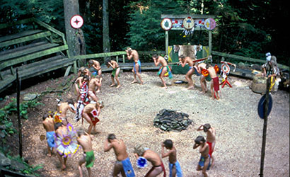 Loinclothed hobby; Obr�zek dne - the picture od the day - �awa rel - Camp Sequoyah, Indian Lore