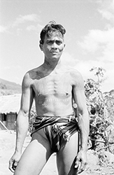 Loinclothed hobby; Obr�zek dne - the picture od the day - �awa rel - Philippines, tattooed Igorot man on northern Luzon island