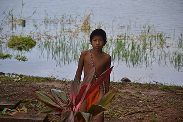 Loinclothed hobby; Obr�zek dne - the picture od the day - �awa rel - Embera boy