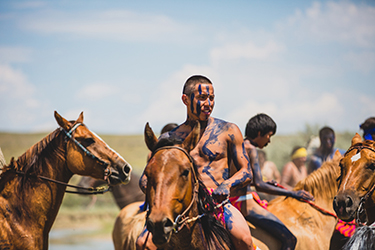 Loinclothed hobby; Obr�zek dne - the picture od the day - �awa rel - Photo by Andy Austin, Little Bighorn Reenactment, Montana, 2018
