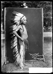 Loinclothed hobby; Obr�zek dne - the picture od the day - �awa rel - Chief Pat, Belly Palouse tribe, 1900 ~ 1910 Photo by Moorhouse Thomas Leander, 1850-1926 ~  City of Pendleton