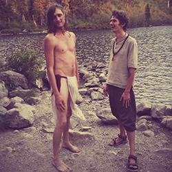 Loinclothed hobby; Obr�zek dne - the picture od the day - �awa rel - Native indian reenacting 