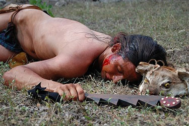 Loinclothed hobby; Obr�zek dne - the picture od the day - �awa rel - Native indian reenacting, USA
