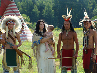 Loinclothed hobby; Obr�zek dne - the picture od the day - �awa rel - Native indian reenacting, USA