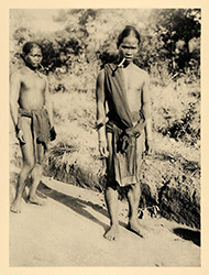 Loinclothed hobby; Obr�zek dne - the picture od the day - �awa rel - Degar Montagnard Indigenous People Vietnam - 1929