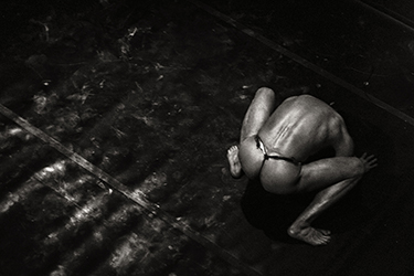 Loinclothed hobby; Obr�zek dne - the picture od the day - �awa rel - Bailarin Danza Butoh