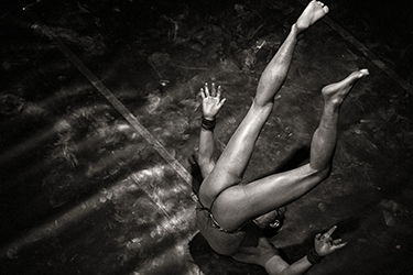 Loinclothed hobby; Obr�zek dne - the picture od the day - �awa rel - Bailarin Danza Butoh