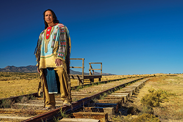 Loinclothed hobby; Obr�zek dne - the picture od the day - �awa rel - Michael Greyeyes, movie, Woman Walks Ahead