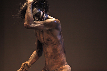 Loinclothed hobby; Obr�zek dne - the picture od the day - �awa rel -  Taketeru Kudo, Butoh Dancer 