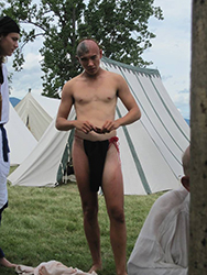 Loinclothed hobby; Obr�zek dne - the picture od the day - �awa rel - View into world of native american reenactors