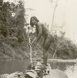 Loinclothed hobby; Obr�zek dne - the picture od the day - �awa rel - Vintage loinclothed picture, Embera style