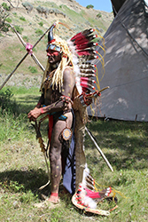 Loinclothed hobby; Obr�zek dne - the picture od the day - �awa rel - Native american reenacting, USA