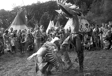 Loinclothed hobby; Obr�zek dne - the picture od the day - �awa rel - Interessengemeinschaft der Indianerfreunde Kiel e.V.