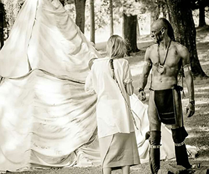 Loinclothed hobby; Obr�zek dne - the picture od the day - �awa rel - European native deep in native american reenacting 
