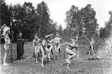 Loinclothed hobby; Obr�zek dne - the picture od the day - �awa rel - Simple naked loincloth - Aboriginal Dancers, Australia,  photo   probably by Hannah L Glenton