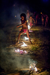 Loinclothed hobby; Obr�zek dne - the picture od the day - �awa rel - Bo Mathisen, Wajapi tribe