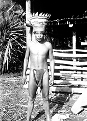 Loinclothed hobby; Obr�zek dne - the picture od the day - �awa rel - Photo by Erland Nordenski�ld, Embera