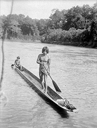Loinclothed hobby; Obr�zek dne - the picture od the day - �awa rel - Choc�indian,  Samb� River, Dari�n, Panama, 1927