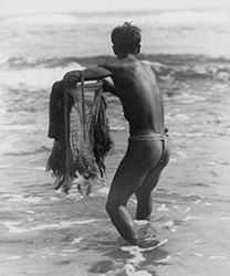 Loinclothed hobby; Obr�zek dne - the picture od the day - �awa rel - Hawaiian fisherman, Hawaii State Archives